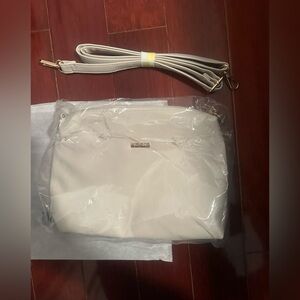 New Yani J’adore YL Beige Leather Crossbody Purse Bag w Removable Straps
